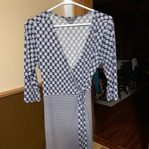 Suzy Shier long sleeve wrap dress. Size small. Freshly washed.